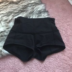 Lululemon Wunder Under Short size 6